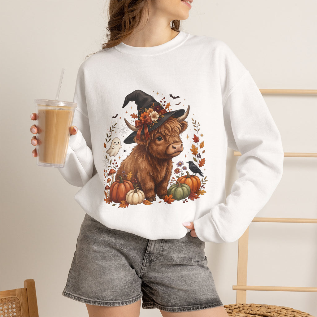 Halloween Highland Cow Sweatshirt – Cute Witch Hat & Pumpkins Fall Crewneck